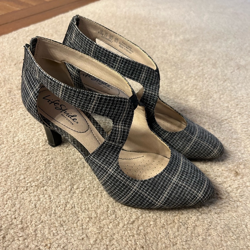 LifeStride Black and Gray Tweed Pointed Toe Heels